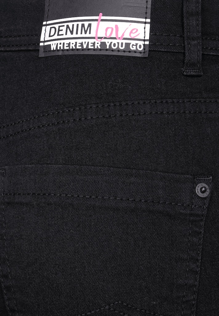 Dunkle Straight Fit Jeans